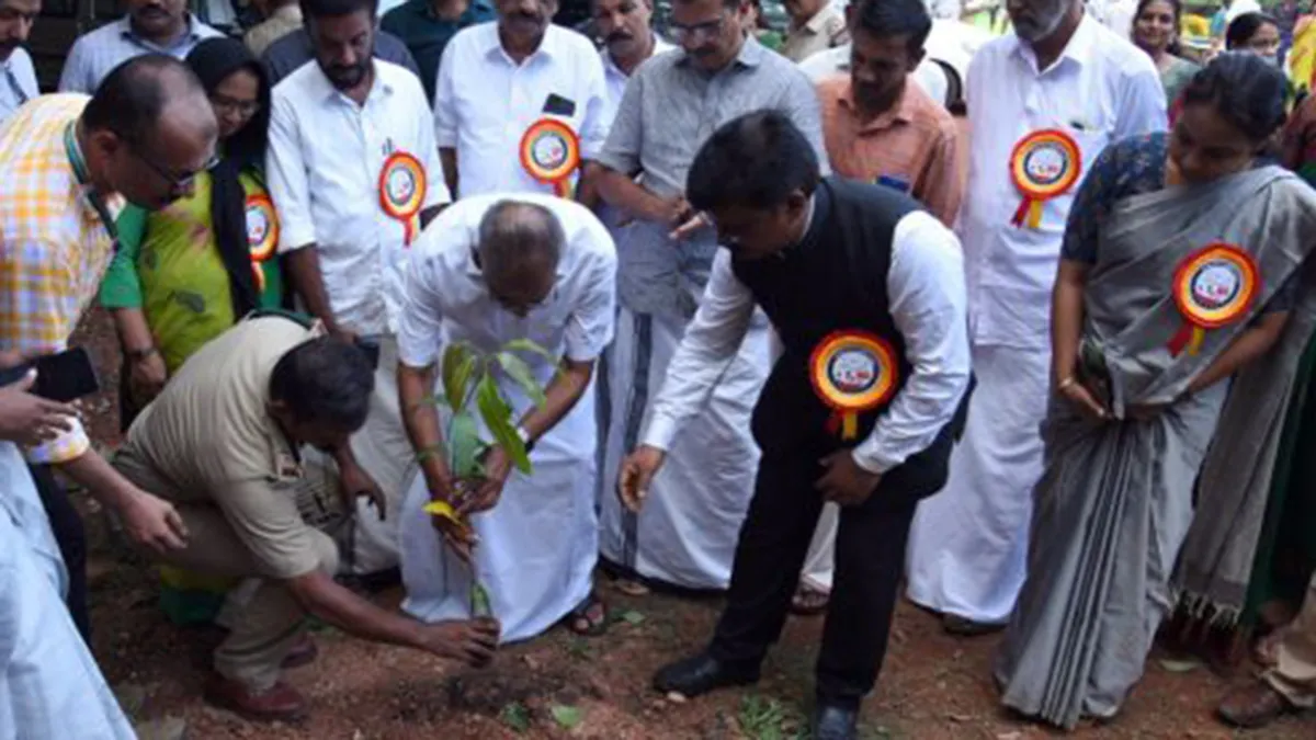 ലോക പരിസ്ഥിതിദിനാഘോഷത്തിന്റെ ഭാഗമായി മാമ്പഴക്കാലം പദ്ധതി ഉദഘാടനം ചെയ്തു
