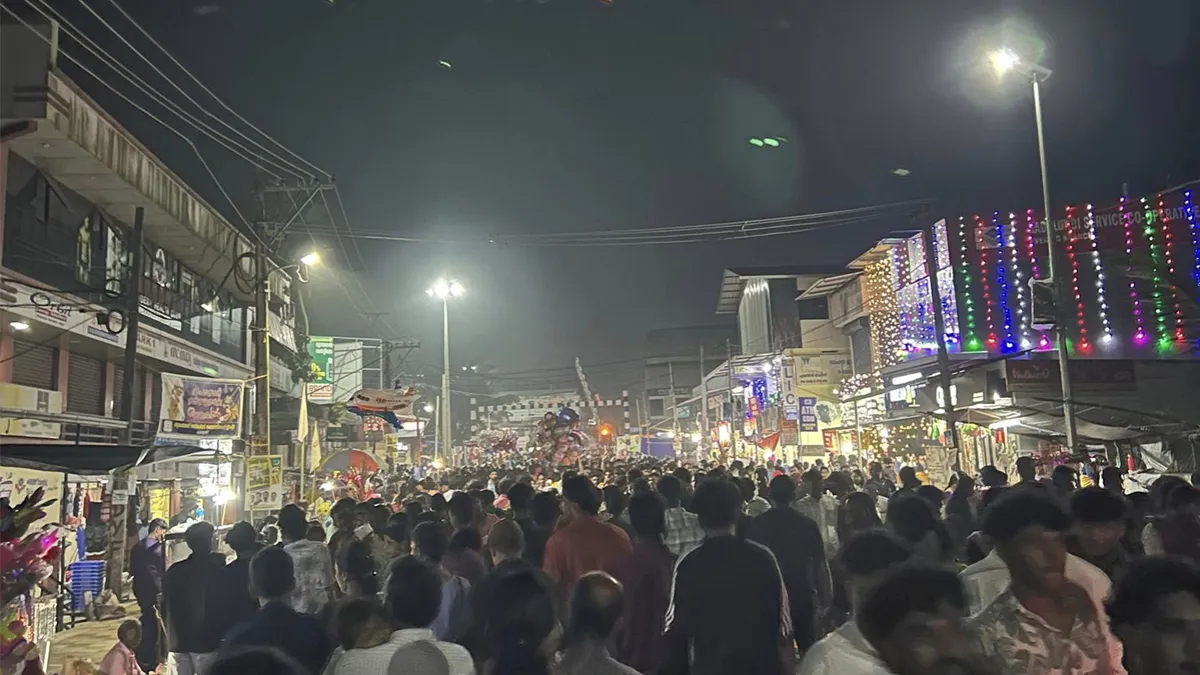 കാടലുണ്ടി വാവുത്സവത്തിനു ജനപ്രവാഹം ഒഴുകിയെത്തി