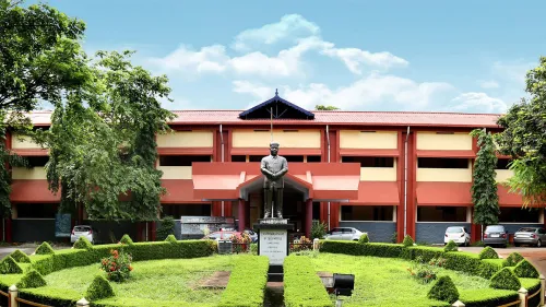 കെയുഎച്ച്എസ് ഇന്റർ സോണൽ കലാമത്സരങ്ങൾ ഞായറാഴ്ച കോട്ടക്കലിലെ വിപിഎസ്‌വി ആയുർവേദ കോളേജിൽ ആരംഭിച്ചു