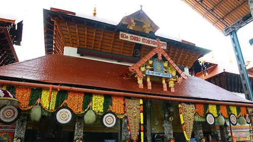 ഗുരുവായൂർ ഏകാദശി നാളിൽ വ്യാഴാഴ്ച ഗുരുവായൂർ ശ്രീകൃഷ്ണ ക്ഷേത്രത്തിൽ ഭക്തപ്രവാഹം 