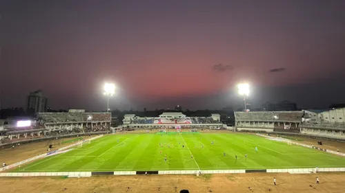 ഐ ​ലീ​ഗ് മ​ത്സ​രത്തിനായി കോ​ര്‍പ​റേ​ഷ​ന്‍ സ്‌​റ്റേ​ഡി​യ​ത്തി​ൽ ഒരുക്കങ്ങൾ പു​രോ​ഗ​മി​ക്കുന്നു 