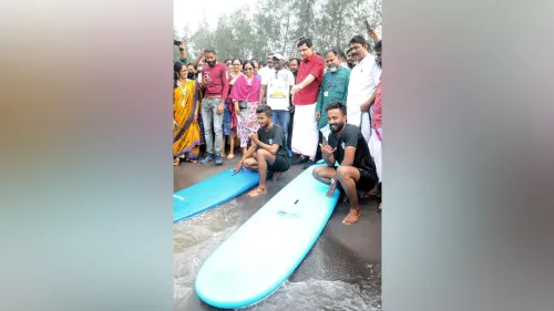 സർഫിങ്‌ സ്‌കൂൾ ഉദ്ഘാടനംചെയ്തു