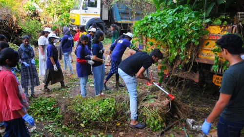 'മാലിന്യ മുക്തം നവകേരളം' പദ്ധതിയുടെ ഭാഗമായി സിവിൽ സ്റ്റേഷൻ ശുചീകരിച്ചു