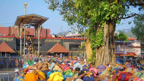 ശബരിമലയിൽ ഓരോ ദിവസവും പരമാവധി തീർഥാടകരുടെ എണ്ണം 90,000 ആയി പരിമിതപ്പെടുത്തും 