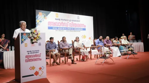 കോവിഡ് 19 ജാഗ്രതയ്ക്കും, മികച്ച ഇ- ഗവേൺഡ് ജില്ലയ്ക്കുള്ള അവാർഡും, കോഴിക്കോടിന് ലഭിച്ചു 