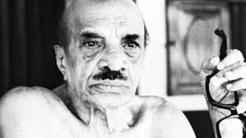വൈക്കം മുഹമ്മദ് ബഷീറിന്റെ ജീവിതത്തെ ആസ്പദമാക്കി  ‘ഓർമയുടെ അറകൾ’ എന്ന പ്രദർശനം ടൗൺഹാളിൽ ആരംഭിച്ചു