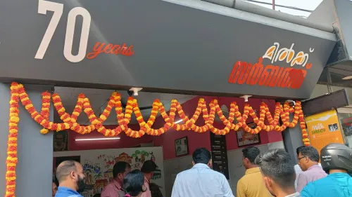 പ്രിയപ്പെട്ട ഭാസ്കരേട്ടന്റെ കടയിൽ നിന്നും വീണ്ടും നുണയാം രുചിയേറിയ സർബത്ത്