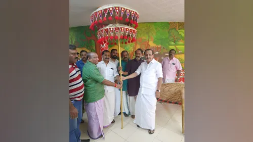'ഓലക്കുട എഴുന്നള്ളത്ത്‌'; ഓലക്കുടകളുടെ ഉത്സവമേളം 