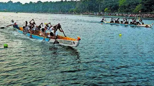 ചെറുവാടി കടവിൽ സംഘടിപ്പിച്ച ചാലിയാർ ജലോത്സവം ആവേശക്കാഴ്ചയായി