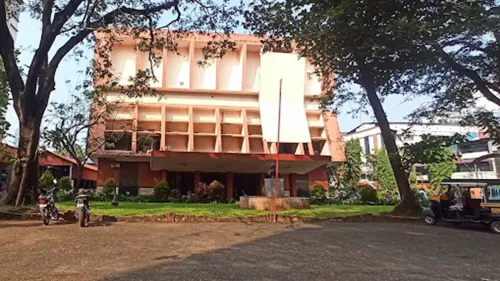 ടഗോർ ഹാൾ പുനർ നി‌ർമിക്കുന്നതിനുള്ള നടപടികൾ തുടങ്ങി
