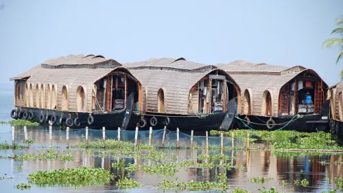 അകലാപ്പുഴ ബോട്ടുസർവീസ് പുനരാരംഭിച്ചു