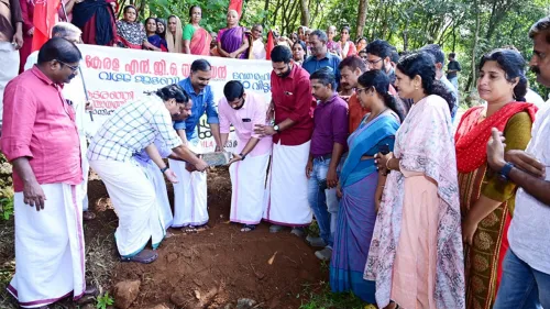 കേരള എൻജിഒ യൂണിയന്റെ സ്‌നേഹവീട് പദ്ധതി പ്രകാരം കൂമ്പാറയിൽ നിർമിക്കുന്ന വീടിന് തറക്കല്ലിട്ടു