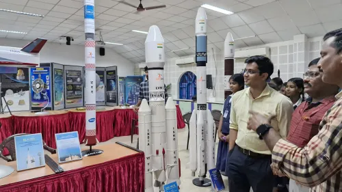 കോഴിക്കോട് റീജണൽ സയൻസ് സെൻ്ററിലും  പ്ലാനറ്റോറിയത്തിലും ബഹിരാകാശ ശാസ്ത്ര പ്രദർശനം ആരംഭിച്ചു 