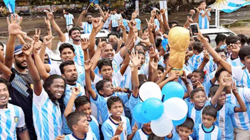 റോഡ് ഷോയിൽ 110 മെസ്സികൾ ഒന്നിച്ചു