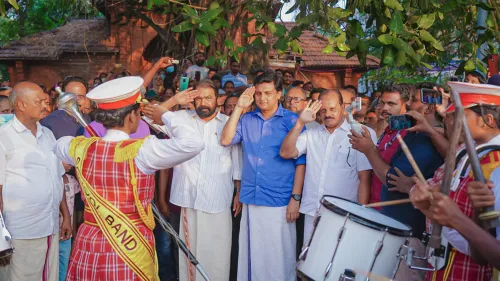 ശുചിത്വ സന്ദേശയാത്ര നടത്തി ശുചിത്വ മിഷന്റെ ഗ്രീൻ ബ്രിഗേഡുകൾ