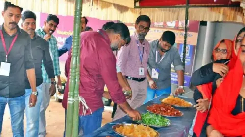 പ​ര​പ്പി​ൽ എം.​എം സ്കൂൾ ഓ​രോ ദി​വ​സ​വും വ്യ​ത്യ​സ്ത​മാ​യ  വി​ഭ​വ​ങ്ങ​ൾ നൽകി, സന്ദർശകരെ വരവേൽക്കുന്നു
