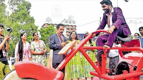 കോഴിക്കോടിൽ നിർമിച്ച ലോകത്തിലെ ഏറ്റവും ഭാരം കൂടിയ സൈക്കിൾ 