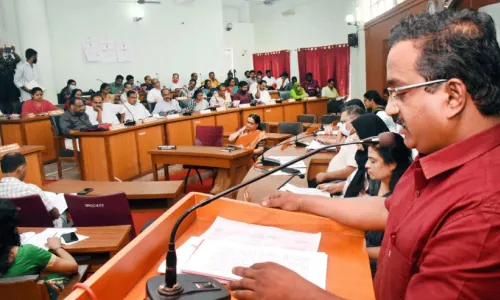 മാ​ലി​ന്യ സം​സ്ക​ര​ണ മേ​ഖ​ല​യി​ൽ വ​ൻ​പദ്ധതികളും, ജി​ല്ല​യെ കാ​ർ​ബ​ൺ ന്യൂ​ട്ര​ലായി മാറ്റാനും  ജി​ല്ല പ​ഞ്ചാ​യ​ത്തി​ന്റെ ബജറ്റിൽ ഉൾപ്പെടുന്നു 