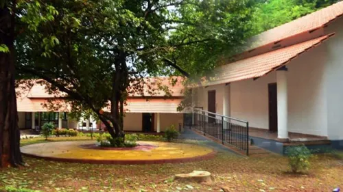 ആശ്രയമില്ലാത്തവർക്ക് അഭയമായി ഉദയം 